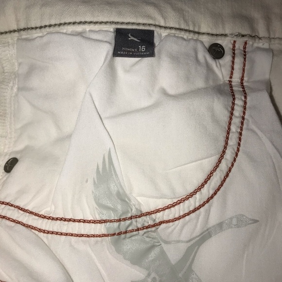 NWT Eddie Bauer Off White “Boyfriend” Roll Up Shorts. Sz 16. - Picture 3 of 10